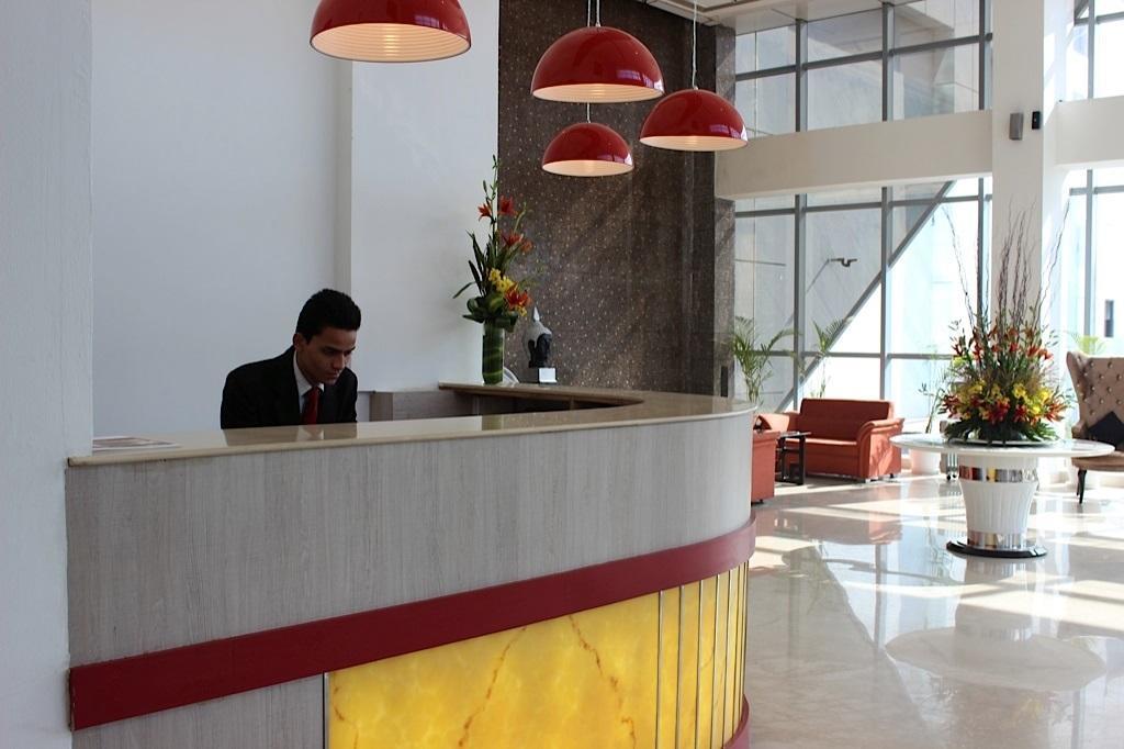 Xenious World Square Hotel Газиабад Екстериор снимка