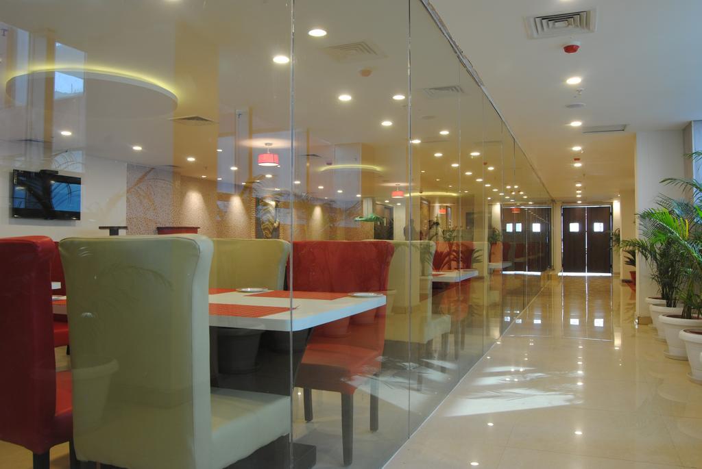Xenious World Square Hotel Газиабад Екстериор снимка